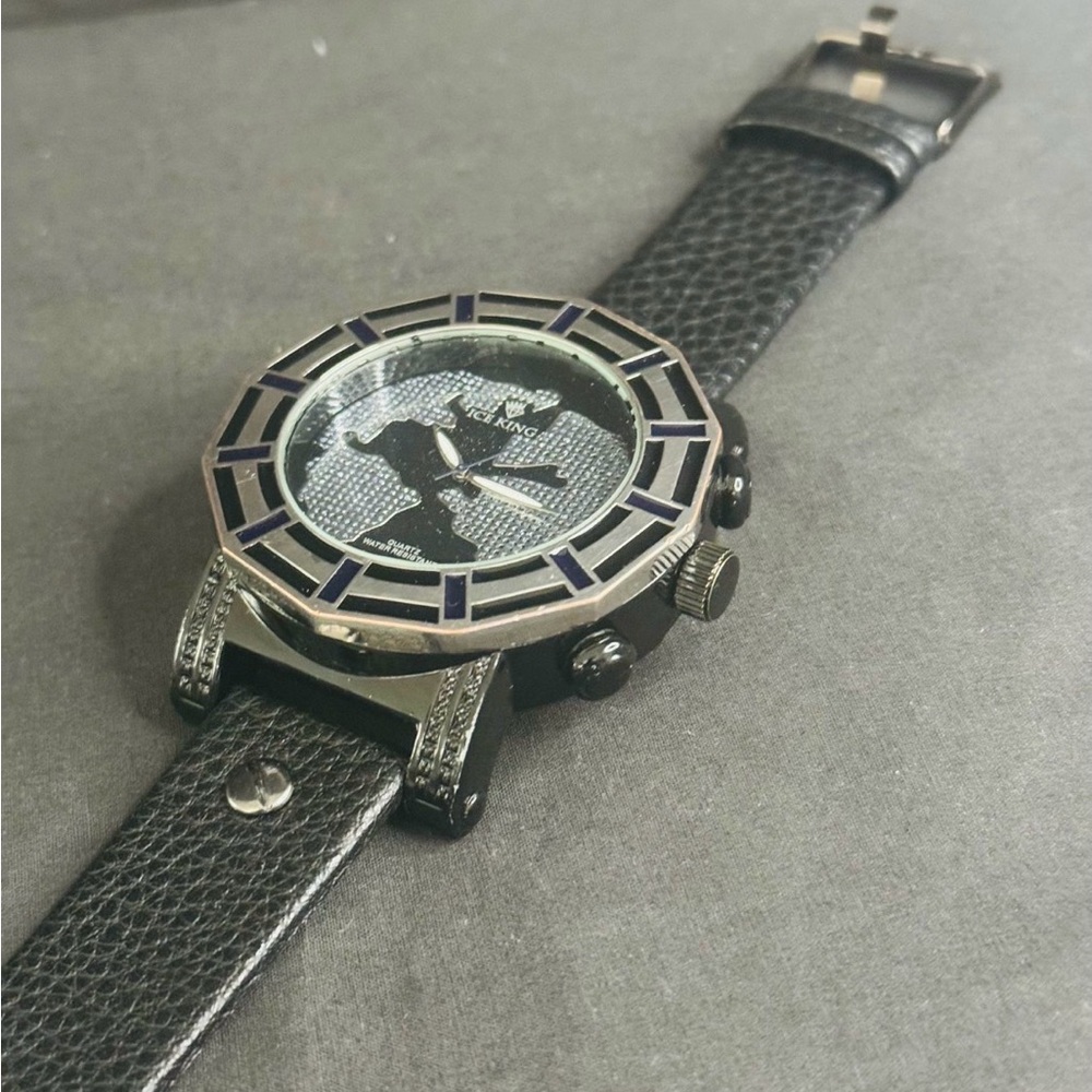 Black Textured Leather Strap Watch with Decorative Bezel - Picture 6 of 12